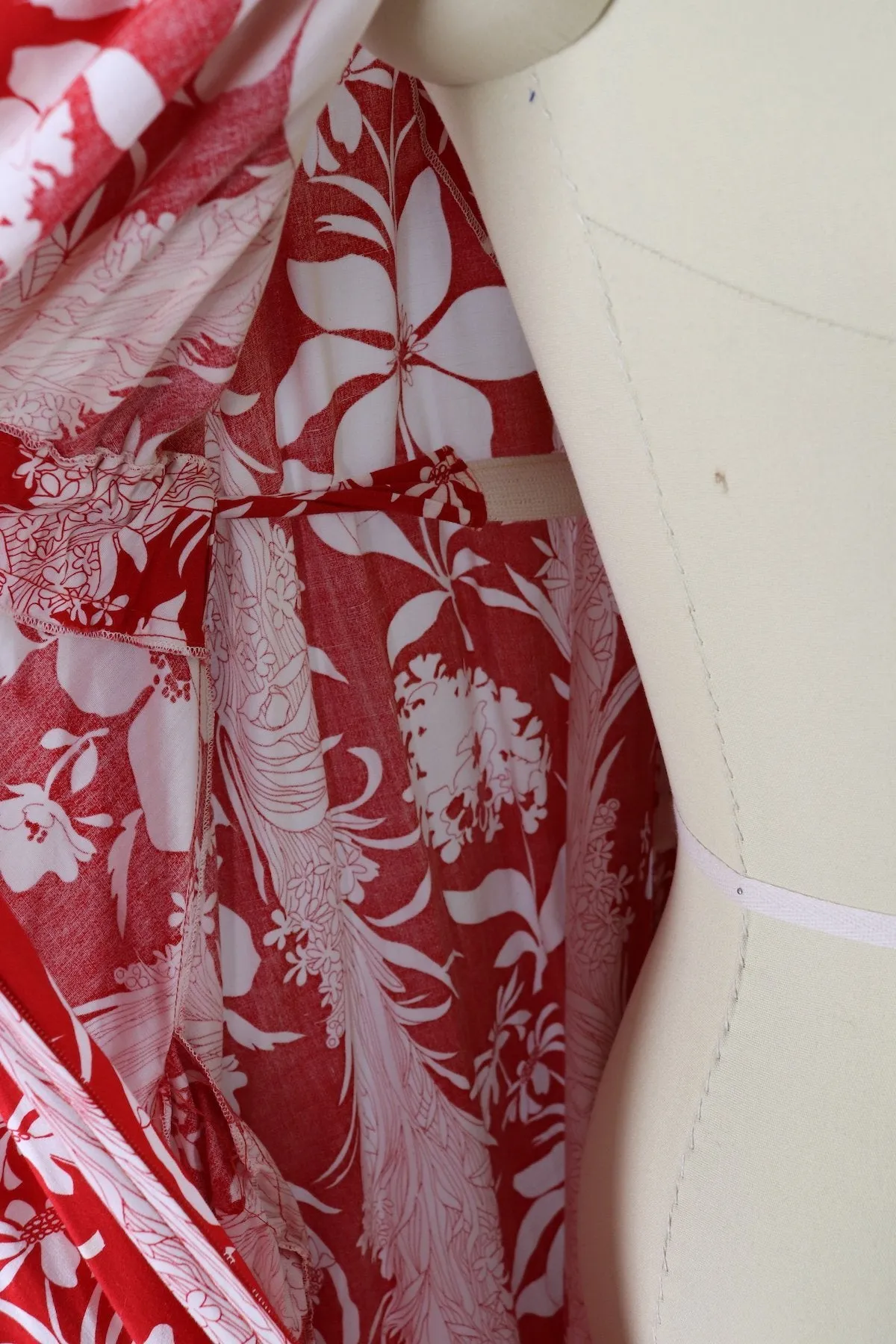 1960s Vintage Red & White Floral Print Caftan Dress / Vivante Flobert